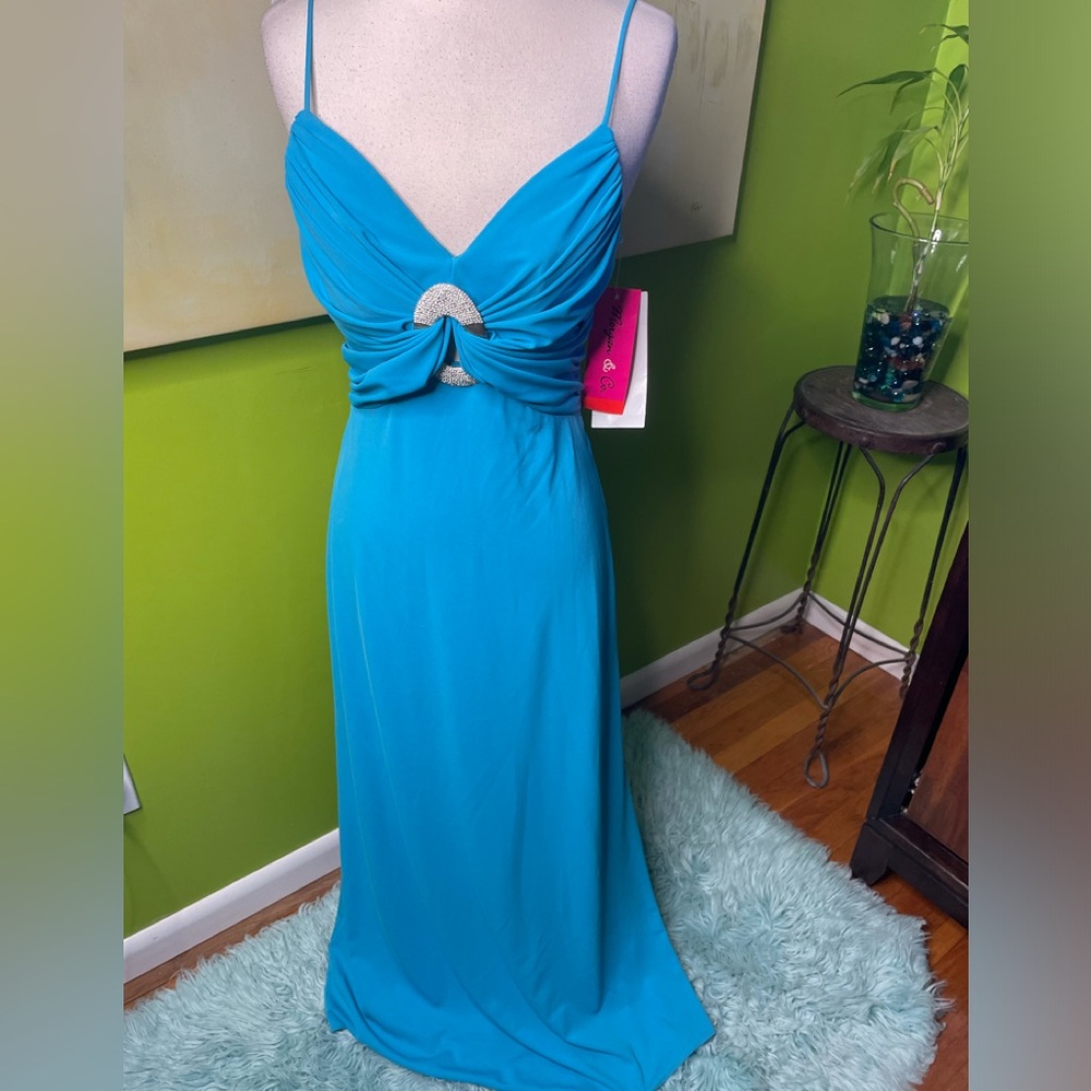 NWT STUNNING TURQUOISE DRESS